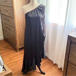 Elegant Black One-Shoulder Dress